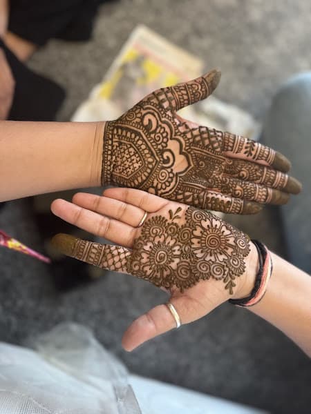 Mehndi_artist.komal