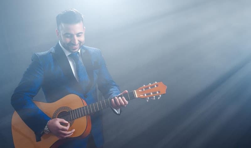 Aidan M - Bollywood & Bhangra Singer Hire