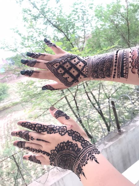 Alina Henna mehndi artist