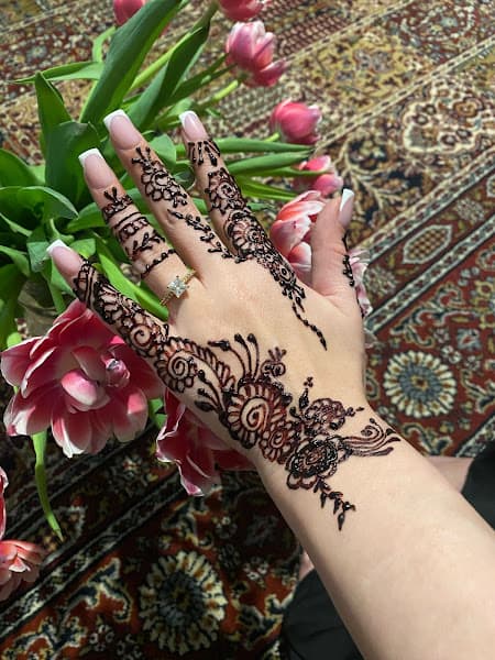 Saira Mehndi Artist