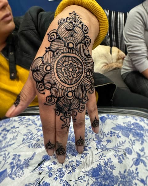 Nidhis Makeup, Hair & Henna Coventry