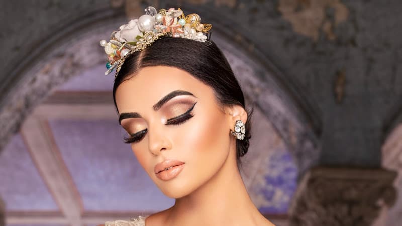 Farah Syed Asian Bridal Makeup Artist & Asian Makeup Training Academy London & Dubai