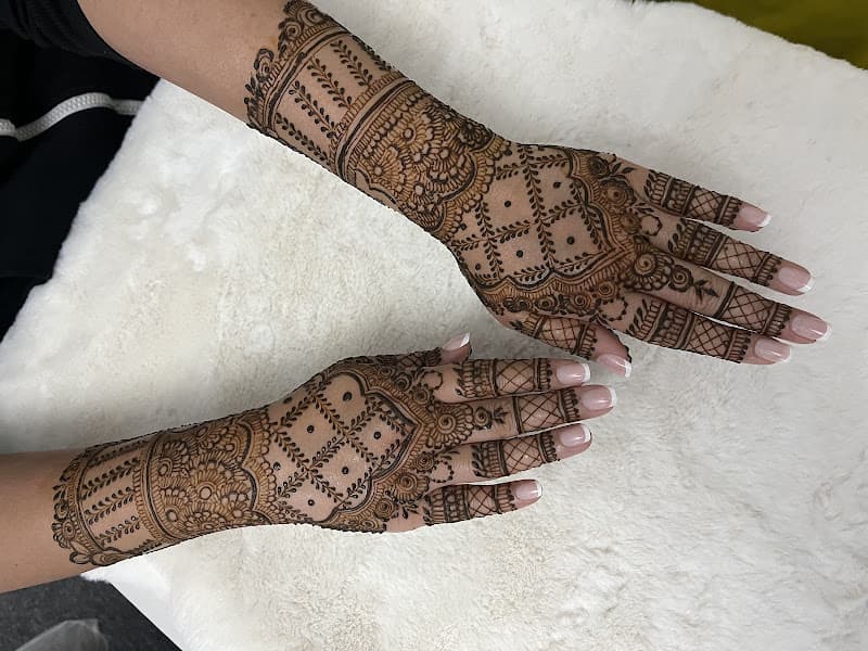 Zeez henna art