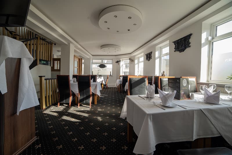 Everest Kitchen,Yaxley