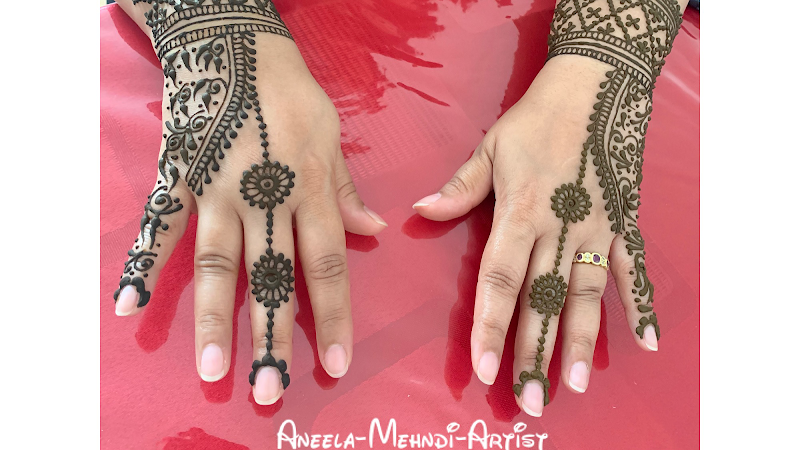 Aneela Mehndi/ Henna Artist / Face-painting
