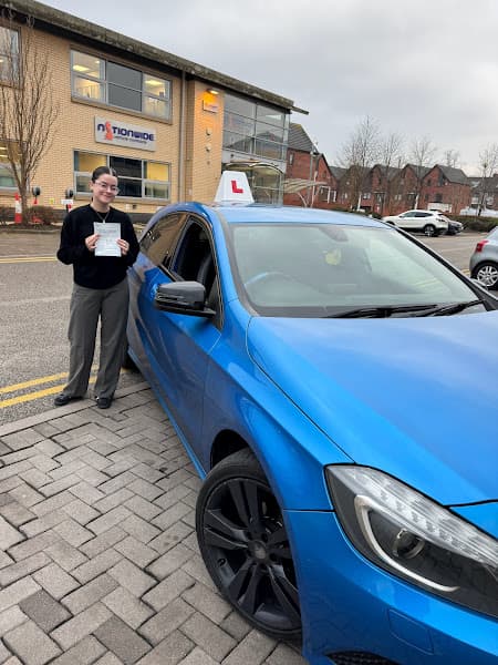 Driving Lessons MCR Manchester | Manual and Automatic Driving School in Manchester | Intensive Driving Course Manchester